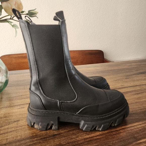 Ganni Shoes - Ganni Chelsea Boots Black Leather Rubber Size 36 6